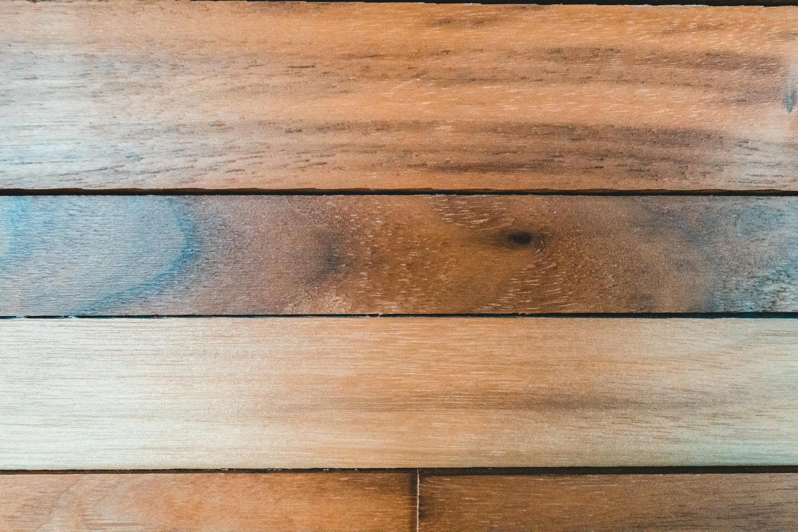 Bề mặt ván gỗ óc chó walnut tự nhiên tông nâu ấm – vật liệu nội thất cao cấp